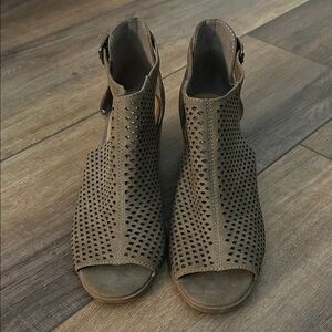 Jessica Simpson Brown Peep-Toe Sandals